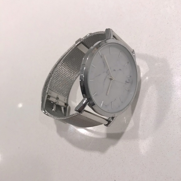 Marble Face Silver Mesh Watch - Picture 4 of 5